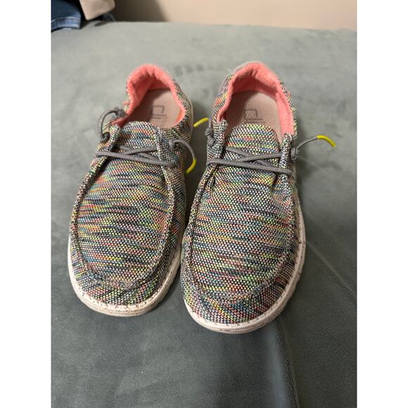 size 8 HeyDude Wendy Sox multicolor shoes - Picture 2 of 6